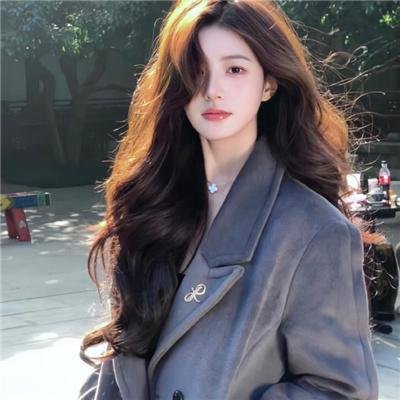 公寓里的两个女人